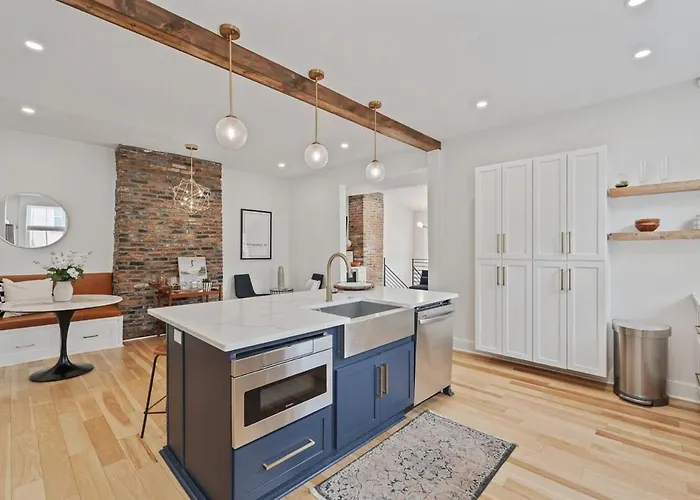 Holiday home 3br Stylish Retreat, Minutes From Downtown Pittsburgh, Free 3-car Parking Pittsburgh