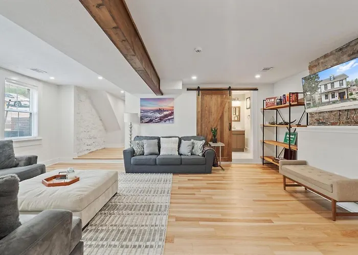 3br Stylish Retreat, Minutes From Downtown Pittsburgh, Free 3-car Parking Pittsburgh