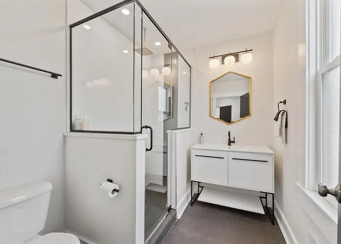 3br Stylish Retreat, Minutes From Downtown Pittsburgh, Free 3-car Parking Holiday home Pittsburgh