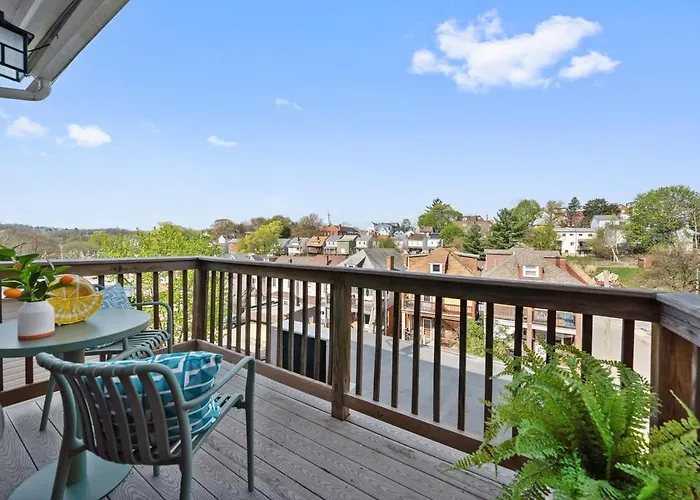 3br Stylish Retreat, Minutes From Downtown Pittsburgh, Free 3-car Parking Pittsburgh